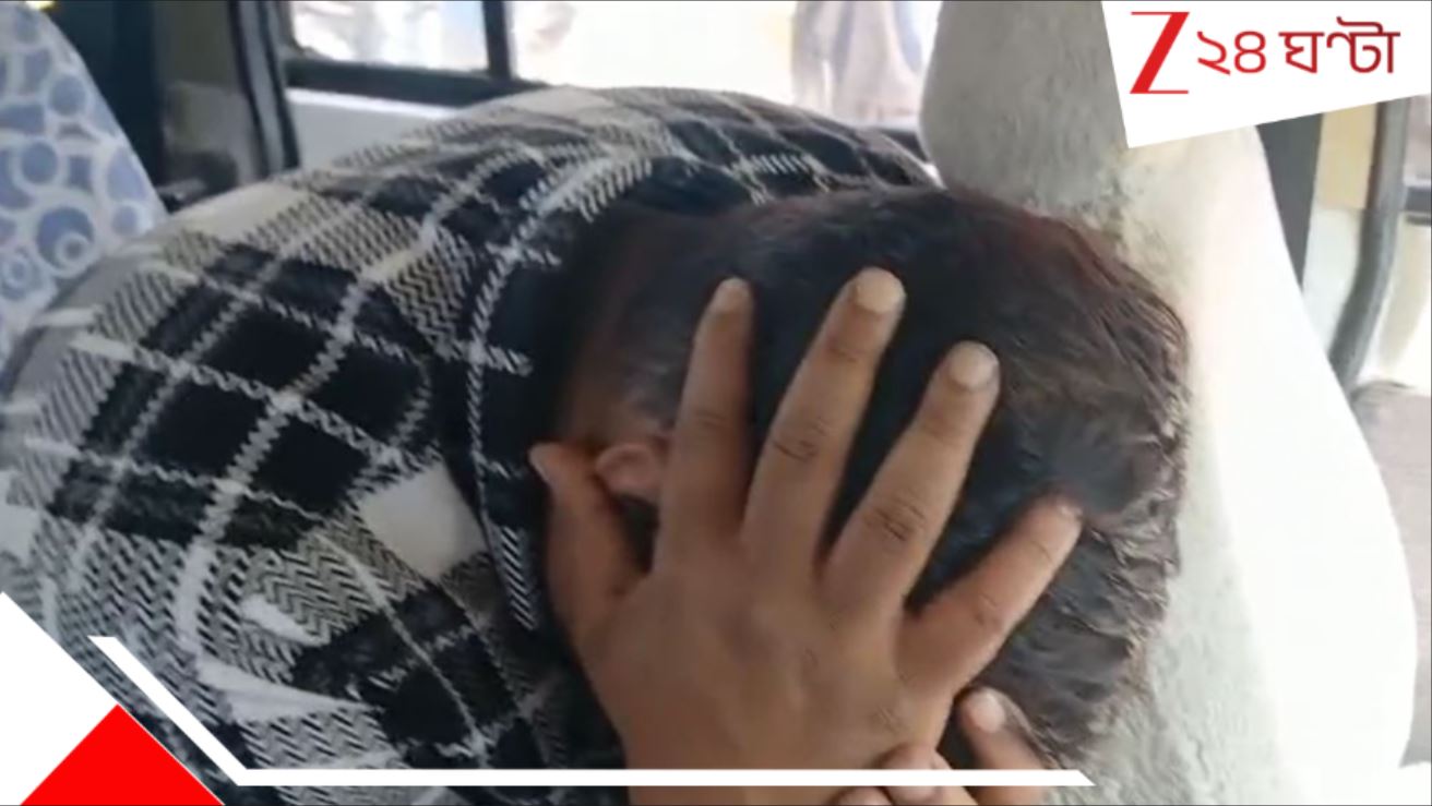 ‘অসভ্য’ সিভিক ভলান্টিয়ার! ভুয়ো পরিচয়ে বিয়ের ফাঁদ পেতে যুবতীকে ভুলিয়ে দিনের পর দিন সম্ভোগ… A Civic volunteer arrested for cheating a woman in Burdwan