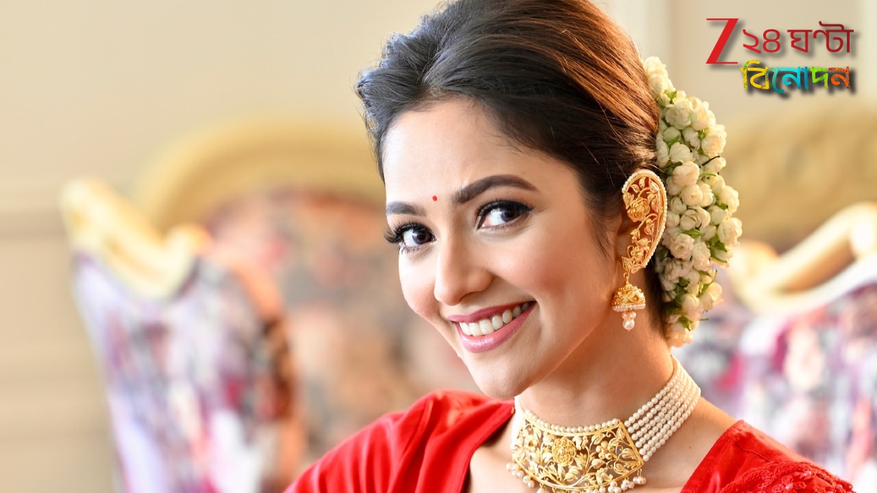 Susmita Chatterjee: বাংলাদেশে ‘রাক্ষস’! শ্রীলঙ্কার সৈকতে ঢাকাই নায়কের কাছাকাছি টলিউডের সুস্মিতা, লহ গৌরাঙ্গের নাম রে…