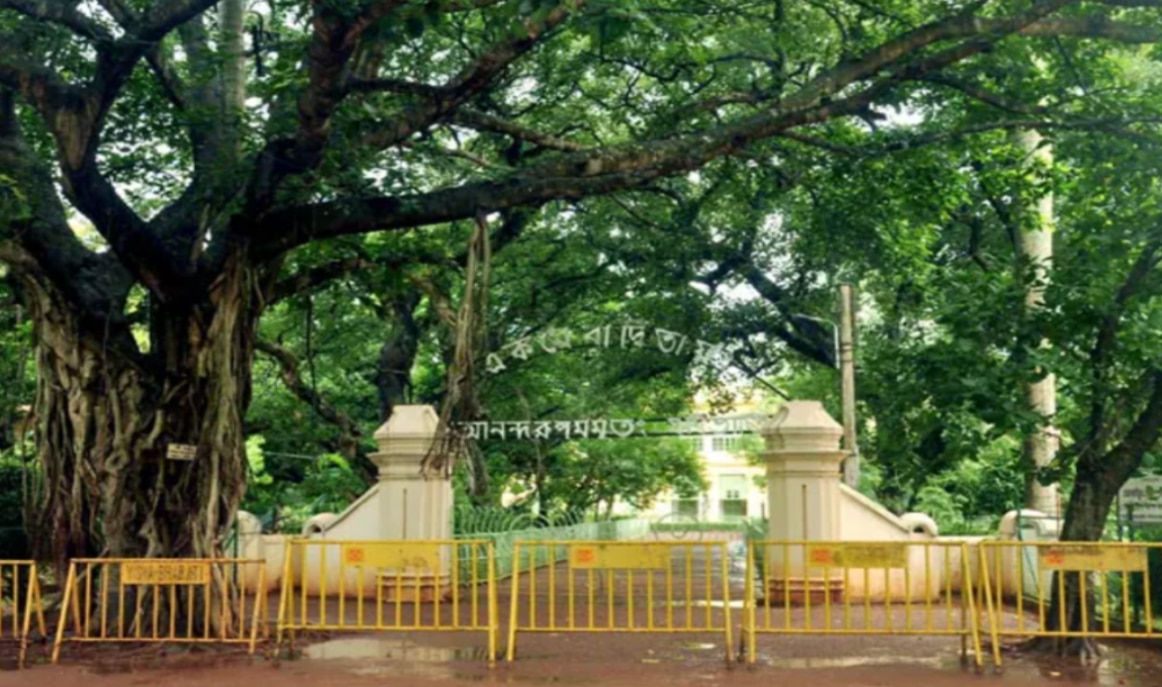 শান্তিনিকেতনে মধুচক্র