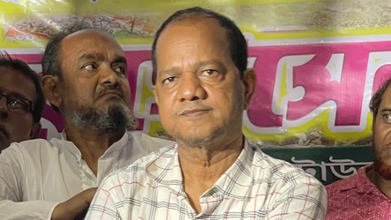 Jakir Hossain Comes first