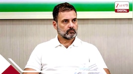 বিদেশে সমুদ্রভ্রমণে রাহুল: পাশে সুন্দরী রমণী ও এক বাচ্চা, সম্পর্কের রহস্য নিয়ে রগরগে
