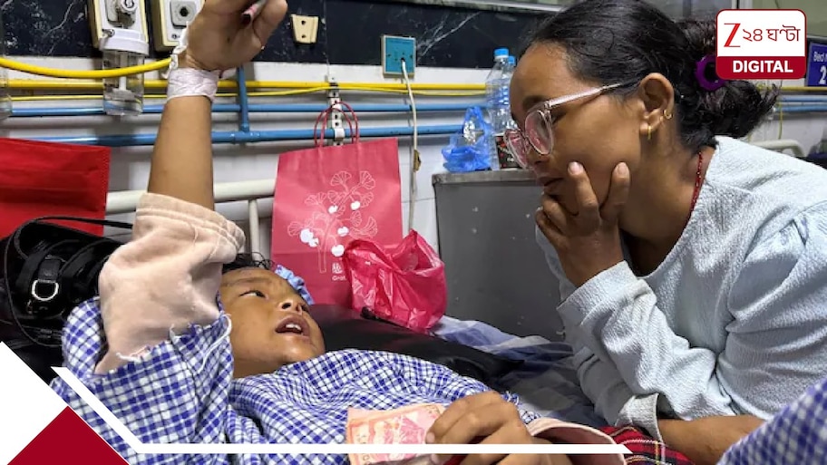 গাছ আঁকড়েই ২ দিন! ১৭০০০ শিশুর মধ্যে অলৌকিক রক্ষা ৮-এর জোয়েলের, ফিরে পেতেই মায়ের অঝোর কান্না
