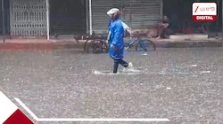 কলকাতার উপর প্রলয়ঙ্করী নিম্নচাপ! তুমুল বৃষ্টির অরেঞ্জ অ্যালার্ট, কবে কাটবে দুর্যোগ?