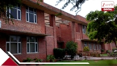 JNU অধ্যাপকের চরম লালসার শিকার ১১! কখনও ক্লাসে, কখনও বাড়িতেই...দেশে ঝড় উঠে গেল
