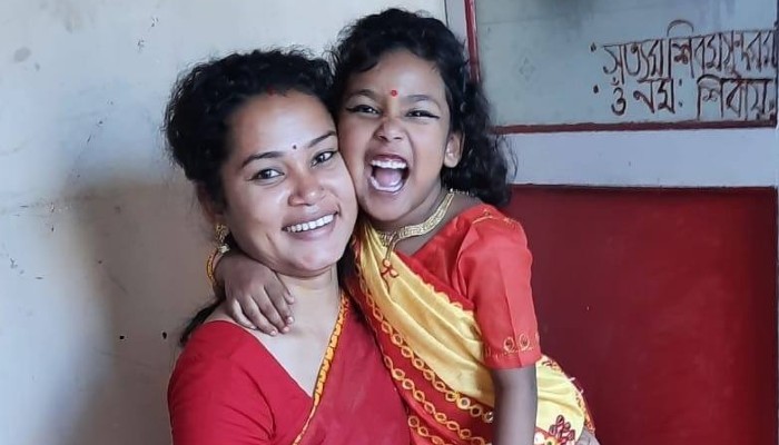 Kanika Barman with her daughter 