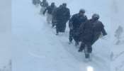 Avalanch: প্রবল তুষার ধসে আটকে পড়ল গাড়ি, টানা ৫ ঘণ্টায় চেষ্টায় ৩০ জনের প্রাণ বাঁচাল সেনা