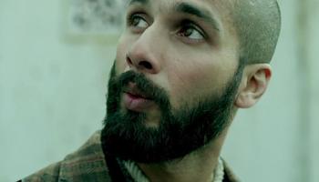 স্ক্রিন অ্যাওয়ার্ডসে সেরা শাহিদ, প্রিয়াঙ্কা, হাত খালি হৃতিকের