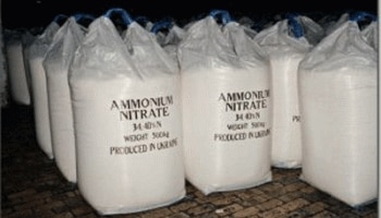 শহরের প্রাণকেন্দ্রে হদিশ মিলল বিস্ফোরক তৈরির কাঁচামালে ঠাসা গুদামের, স্ট্র্যান্ড রোডের গুদাম থেকে উদ্ধার কয়েকশো কেজি কাঁচামাল 