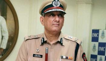 "এর পিছনে রাজনীতি রয়েছে, তবে ইস্তফা দিচ্ছি না": রাকেশ মারিয়া 