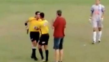 লাল কার্ডের জায়গায় পকেট থেকে বন্দুক বের করলেন রেফারি