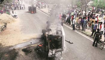বর্ধমানের রসুলপুরে বালিবোঝাই ট্রাকের ধাক্কায় কলেজ ছাত্রীর মৃত্যু