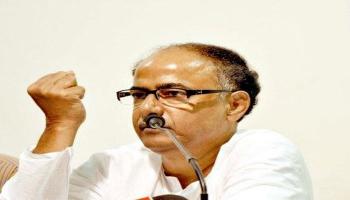 সিপিএমের পলিটব্যুরোয় তীব্র মতবিরোধ! বাংলা লবির ভরসা এখন 'ওপেনার' গৌতম দেব!