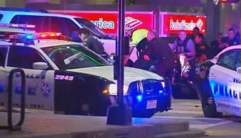 ডালাসে বিক্ষোভকারীদের গুলিতে মৃত ৩ পুলিসকর্মী, জখম ৬