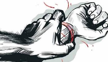 কলেজ ছাত্রীকে গণধর্ষণের অভিযোগ প্রতিবেশী দুই যুবকের বিরুদ্ধে