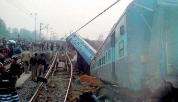 শিয়ালদা-আজমেঢ় এক্সপ্রেসের ১৫টি কামরার লাইনচ্যুত হওয়ার কারণ এখনও স্পষ্ট নয়
