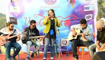 কলকাতার এক চিলেকোঠা থেকে উড়ল গান, লুটল গানওয়ালারা