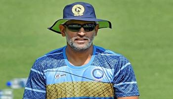 ইডেনে দুদিন অনুশীলন করে শনিবার বিজয় হাজারে ট্রফিতে নামছেন ধোনি