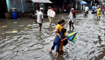 জলমগ্ন দক্ষিণবঙ্গের একাধিক জেলা, সমস্যা বাড়িয়েছে ডিভিসির ছাড়া জল
