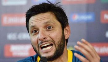 কাশ্মীরে বিচ্ছিন্নতাবাদ উস্কে দিতে বিতর্কিত টুইট আফ্রিদির