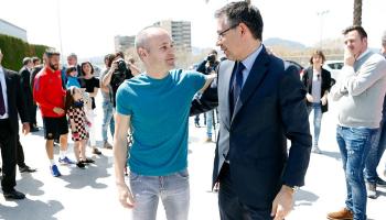 মরসুম শেষেই বার্সেলোনা ছাড়ছেন ইনিয়েস্তা 