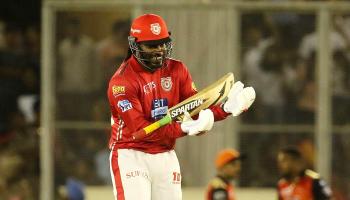 সপরিবারে সমুদ্রবিলাসে 'দ্য ইউনিভার্স বস'!  