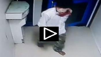মুখে কাপড় বেঁধে এটিএমে ঢুকল যুবক, সিসিটিভি বন্ধ করে চলল 'কুকীর্তি'