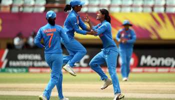 টি-২০ বিশ্বকাপে অপ্রতিরোধ্য ভারত, আয়ারল্যান্ডকে হারিয়ে সেমিফাইনালে হরমনপ্রীতরা  