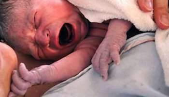 ৬৫ বছরে সন্তানের জন্ম দিলেন মা, আল্লাহকে ধন্যবাদ জানালেন বাবা 