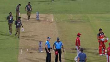 পকেটে বল ঢুকিয়ে ভুলে গেলেন আম্পায়ার, খেলা বন্ধ!