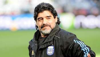 ইপিএলে ম্যাঞ্চেস্টার ইউনাইটেডের কোচ হয়ে ফিরতে চান মারাদোনা