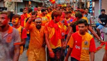 লড়াই শুধু মাঠে, চায়ের দোকান লাল-হলুদ করলেন সবুজ-মেরুন সমর্থক নিতাইদা