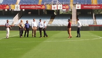 ইস্টবেঙ্গল বনাম ম্যাঞ্চেস্টার ইউনাইটেড ম্যাচ! যুবভারতী দেখে খুশি ম্যান ইউ কর্তারা