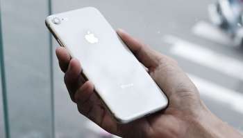 জাহাজে ছড়াচ্ছে করোনাভাইরাস! যাত্রীদের বিনামূল্যে ২,০০০টি iPhone দিল জাপান সরকার!