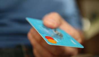 লকডাউনে ক্রেডিট কার্ড থেকে টাকা তোলার ক্ষেত্রে কয়েকটি জরুরি সতর্কীকরণ!