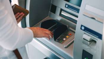 এবার না ছুঁয়েই ATM থেকে টাকা তোলা যাবে, এড়ানো যাবে করোনা সংক্রমণের ঝুঁকি!