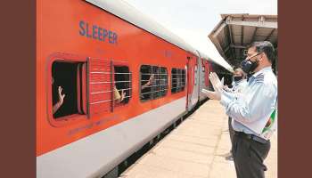 চাপ কমতেই ট্রেনের সময়-জ্ঞান ১০০ শতাংশ, 'বিরল নজিরে' খুশি রেল