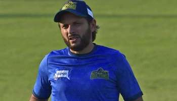 টুপি হাতে নিলেন না আম্পায়ার, ICC-র কাছে কৈফিয়ত চাইলেন Shahid Afridi