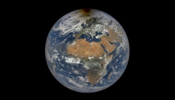 Earth's Brightness: ক্রমশ ফ্যাকাশে হয়ে যাচ্ছে পৃথিবী, উদ্বেগ প্রকাশ  NASA-র বিজ্ঞানীদের