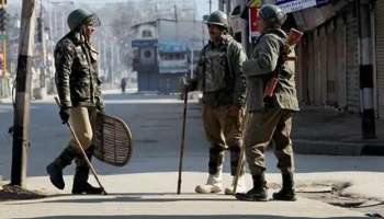 Jammu &amp; Kashmir: আবার গৃহবন্দি ৩ প্রাক্তন মুখ্যমন্ত্রী, বাড়ির গেটে তালা দিল পুলিস