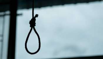 ফেসবুক লাইভ! মেয়েকে 'মুক্তি' দিতে একসঙ্গে আত্মহত্যা বাবা-মা ও ভাইয়ের!