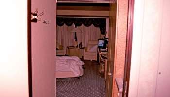 Bangladesh Woman Mysterious Death: পরপুরুষকে স্বামীর পরিচয় দিয়ে হোটেলে মহিলা, সন্ধে গড়াতে ৪০৩ নম্বর রুমে যা ঘটল...