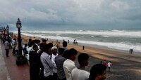 CYCLONE LIVE: আছড়ে পড়ল হুদহুদ , বিশাখাপত্তনমে ভাঙল র‍্যাডার 