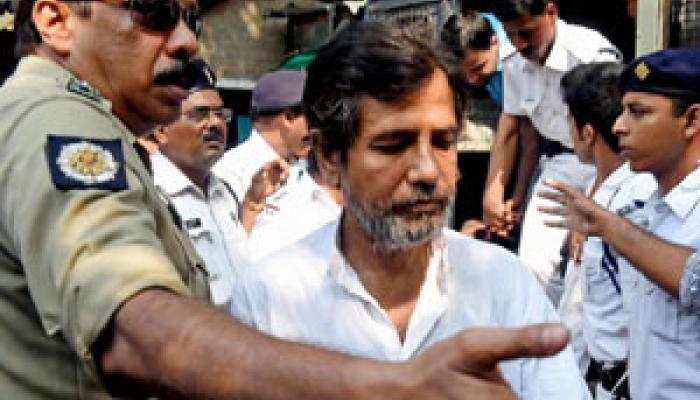সারদাকাণ্ডে পাঁচটি সংবাদপত্রকে নোটিস সিবিআইয়ের, ফের তলব শুভাপ্রসন্নকে