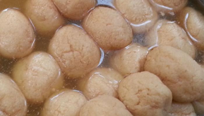 নলেন গুড়ের রসগোল্লা 