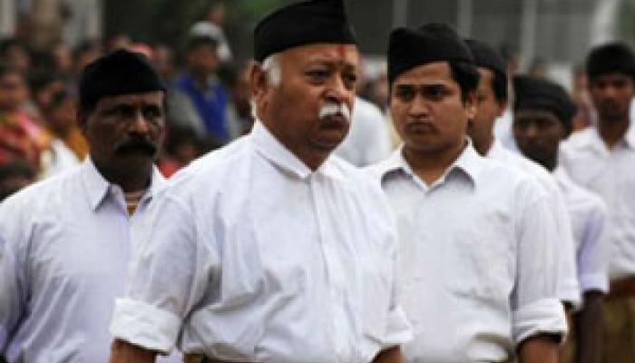 কলকাতার রাস্তায় রাস্তায় RSS-এর পোস্টারে প্রচারে &#039;আমরা সবাই হিন্দু&#039;