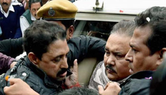 সিবিআই গোয়েন্দাদের আচরণ নিয়ে দুঃখপ্রকাশ মদনের