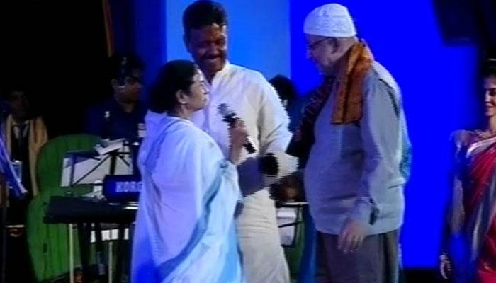 পাশে এলেন সুমন, মহাসম্মানে কাছে টানলেন মমতা 