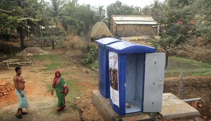 সবজি বেচে, সেলাইয়ের রুজি দিয়ে বাড়িতে ব্লু টয়লেট গড়লেন মুর্শিদাবাদের নন্দরানী, জরিনারা  