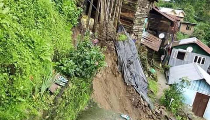 ধ্বংসের অভিঘাতে এখন পাহাড় জুড়ে শুধুই ধসের তাণ্ডব 