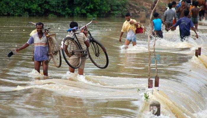 ফুঁসছে মুয়ূরাক্ষী, দামোদর, ব্যাপক বন্যার কবলে দক্ষিণবঙ্গ, ক্রমশ খারাপ হচ্ছে পরিস্থিতি